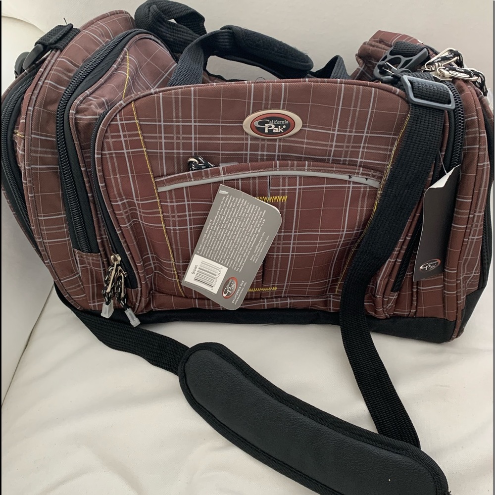 California PAK Silverlake duffle bag, NWT. Great size, lots of compartments.